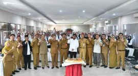 Foto: Bupati Sumenep memimpin kegiatan  orientasi kurikulum nilai dan etika instansi di SKD Batuan.