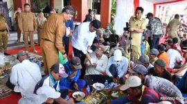 Foto: Bupati Sumenep rayakan ultah bersama ratusan Abang becak 