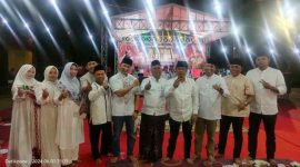 Usai acaradoa untuk sang Proklamator, Kadisbudporapar Sumenep  Moh. Iksan foto bersama dengan beberapa TA Bupati dan Dirut RSUD Sumenep, dr. Erliyati, M.Kes dan sejumlah pewarta