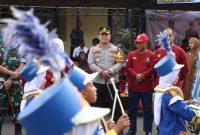 Foto: Kapolres Sumenep lepas peserta drumband pelajar di Labang Mesem 