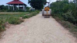 Foto: Dinas PUTR Sumenep lakukan perbaikan jalan rusak di Kepulauan Raas 