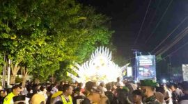 Foot: Ribuan orang tumpah ruah padati Parade Musik Tongtong Semarak Juni Bulan Bunga Karno 