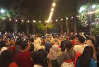 Foto: Ribuan orang tumpah ruang padati  Tajamara Food Court.