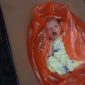Foto: Bayi baru lahir ditemukan warga terbungkus kresek 
