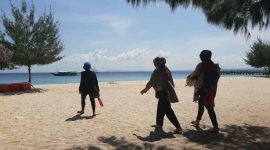 Foto: Panitia Penyelenggara bersama elemen Pemkab melakukan survei di Wisata sejuta pesona Gili Labak Sumenep.