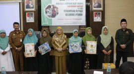 Baznas- BPRS Bhakti Sumekar dan LKK-NU Serahkan Bantuan Alat dan Modal Usaha kepada puluhan Perempuan Kepala Keluarga