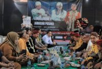 Foto: Bupati Sumenep Dr. H. Achmad Fauzi Wongsojudo bersama Pejabat dan Forkopimda hadiri haul Akbar dan Jamasan pusaka di desa Aengtongtong, Kecamatan Saronggi.