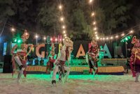 Foto: Panampilan Tari Topeng Meriahkan Malam Puncak Traveling Wisata Gili Labak.