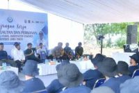 Foto: Menteri (KKP) RI Sakti Wahyu Trenggono berkunjung ke Pulau Kesehatan Gili Iyang  untuk menikmati udara yang memiliki kadar oksigen terbaik kedua di dunia dengan didampingi Bupati Sumenep, sejumlah pejabat  dan jajaran Forkopimda 
