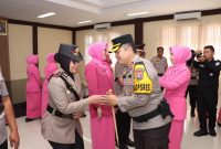 Foto: Kapolres Sumenep pimpin Sertijab 2 Kasat 2 Kapolres, termasuk Kasatlantas baru yang dijabat oleh seorang perempuan.