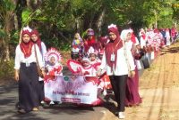 Foto: Anak anak Paud dan TK Lembaga Pendidikan Tarbiyatus Shibyan Ikuti Pawai Kemerdekaan dalam rangka HUT Ke-79 RI.
