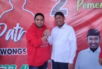 Foto: Calon Bupati Sumenep Achmad Fauzi Wongsojudo bersama salah satu ketua Relawan FAHAM.