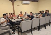 Foto: AJS duduk satu meja dengan Kepala Dinas PMD Sumenep untuk membangun Sumenep.