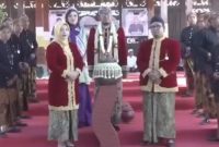 Bupati Sumenep memberikan apresiasi terhadap suksesnya acara ritual budaya Tatorbangan .