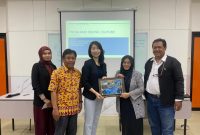 Fikom Unitomo Hadirkan Hyo-Jeong So, Ph.D., Professor Department of Educational Technology Ewha Womans University, Seoul, Korea Selatan sebagai pembicara