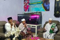 Foto: Achmad Fauzi Wongsojudo bersama KH. Imam Hasyim sowan ke Pondok Pesantren  Sidogiri untuk meminta doa restu agar diberikan kemudahan dalam menjalankan tugas-tugasnya saat proses Pilkada 2024.