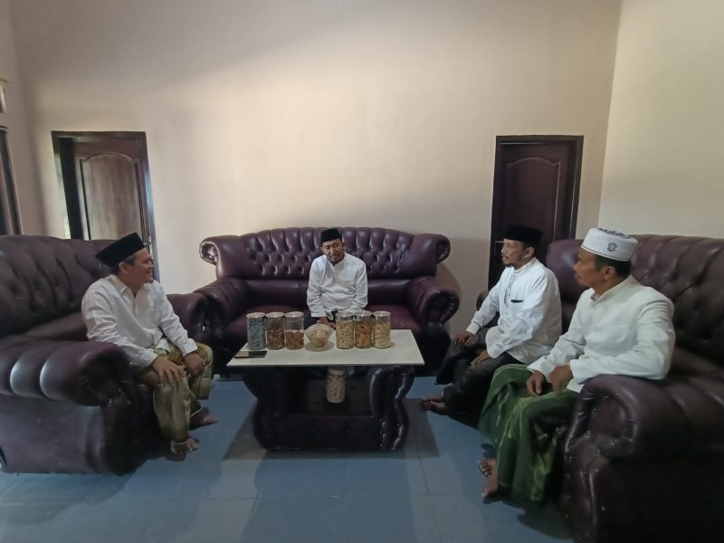 Foto: Achmad Fauzi Wongsojudo melaksanakan silaturahmi ke Pondok Pesantren Al-Amien Tegal, di Desa Prenduan, Kecamatan Pragaan, pada Jumat (11/10/2024).