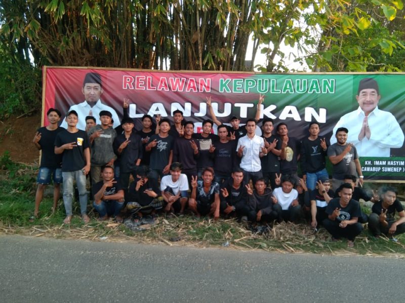 Foto: Puluhan Pemuda militan Achmad Fauzi melakukan deklarasi dukungan untuk FAHAM di Pilkada Sumenep