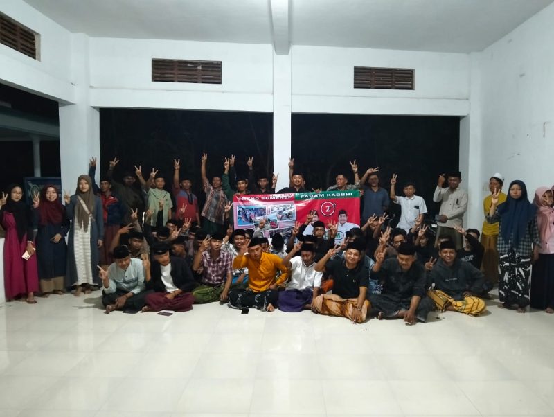 Foot: Sekelompok pemuda - pemudi yang mengatasnamakan Pergerakan Pemuda kecamatan Pragaan (PPP) siap berjuang militan menangkan pasangan Fauzi - KH Imam Hasyim 