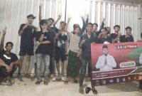 Foto: Sekelompok pemuda yang mengatasnamakan Tim Cukir Kepulauan Kangean Deklarasikan dukungan untuk pasangan Fauzi - Kiai Imam Hasyim 