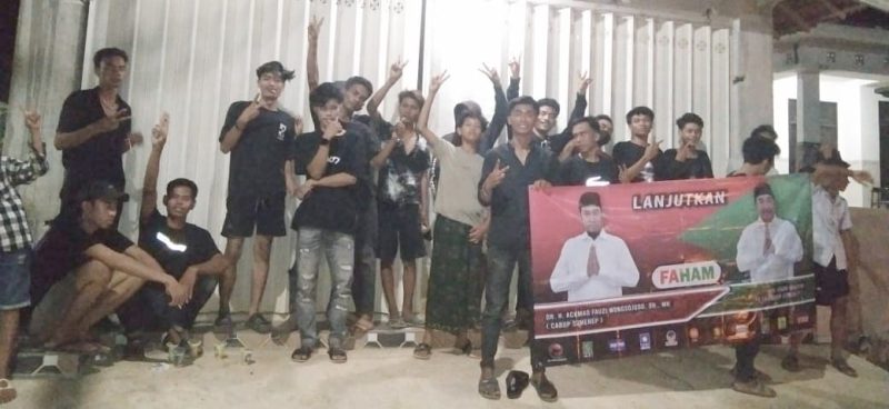Foto: Sekelompok pemuda yang mengatasnamakan Tim Cukir Kepulauan Kangean Deklarasikan dukungan untuk pasangan Fauzi - Kiai Imam Hasyim 