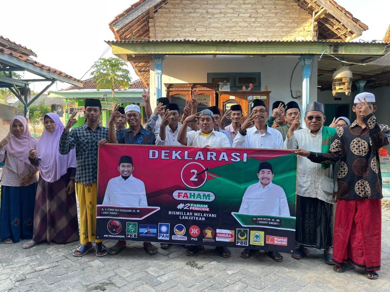 Foto: Pengasuh Ponpes, tokoh masyarakat hingga guru gaji desa Gadu Barat deklarasi dukung Fauzi - Imam di Pilkada Sumenep 2024