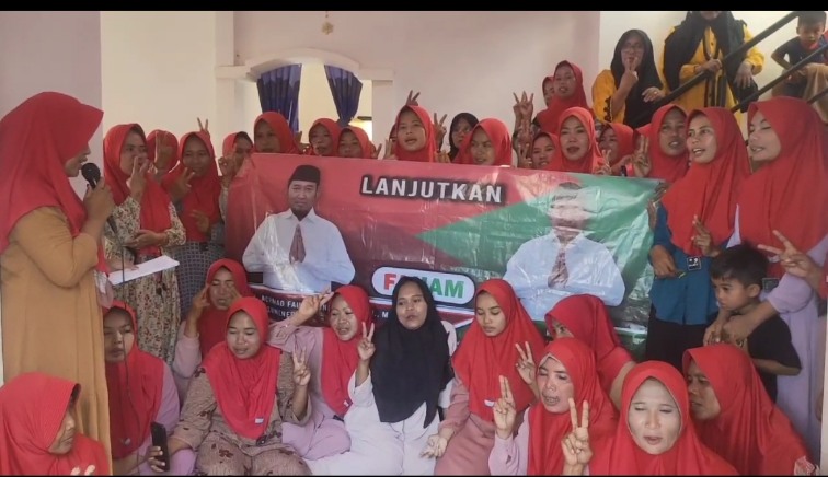 Foto: Menuju Sumenep Hebat, Muslimat desa Torjak Kepulauan Kangayan Deklarasi Dukung Fauzi - Kiai Imam Hasyim 