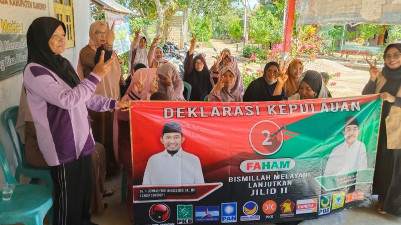  Foto: Kelompok Wanita Tani desa Paseraman,  Kecamatan Arjasa deklarasi FAHAM