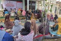 Foto: AJS dan KPU sosialisasi Pilkada Sumenep ke ibu ibu dan Lansia di desa Kebunan .