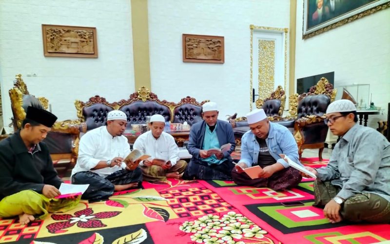Kegiatan doa bersama di kediaman Achmad Fauzi Wongsojudo