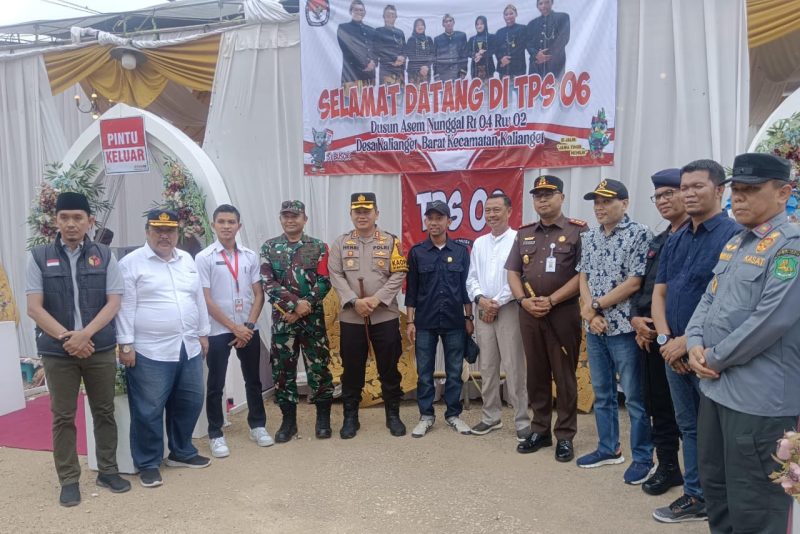 Kepala Bakesbangpol Sumenep ajak seluruh lapisan masyarakat sukseskan Pilkada serentak 2024 dan jaga kondusifitas daerah .