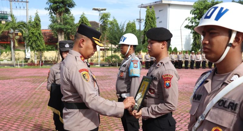 Foto: Wakapolres Sumenep pimpin pemecatan anggotanya yang terlibat barang laknat narkoba 