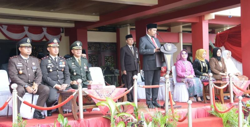 Foto:  Bupati Sumenep Achmad Fauzi Wongsojudo memimpin upacara Hari Bela Negara ke-76 2024.