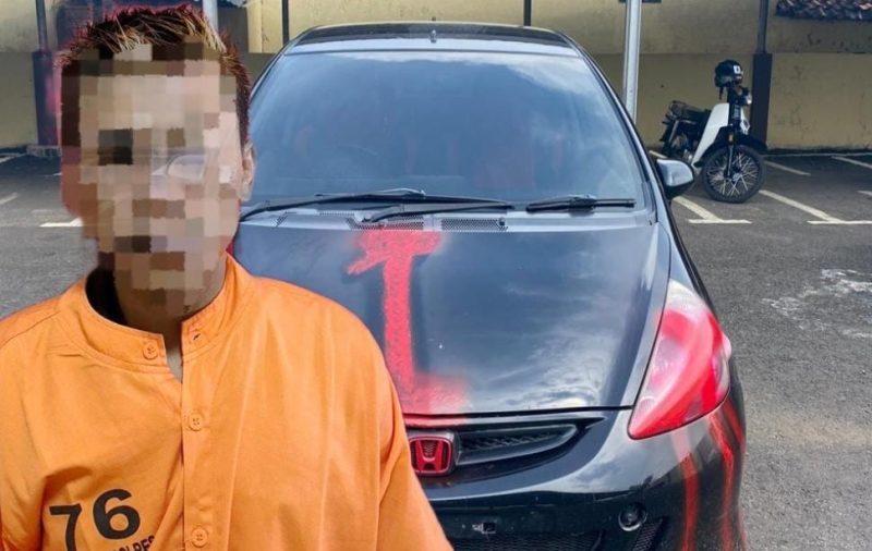 Foto: Pelaku dan barang buktinya 