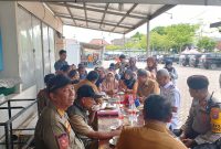 Foto: Pemkab Pamekasan Berama Satpol PP Lakukan penertiban PKL di Taman Arek Lancor 
