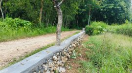 Keterangan Foto: Kondisi proyek pembangunan plengsengan BK Pemprov Jatim di Desa Buker