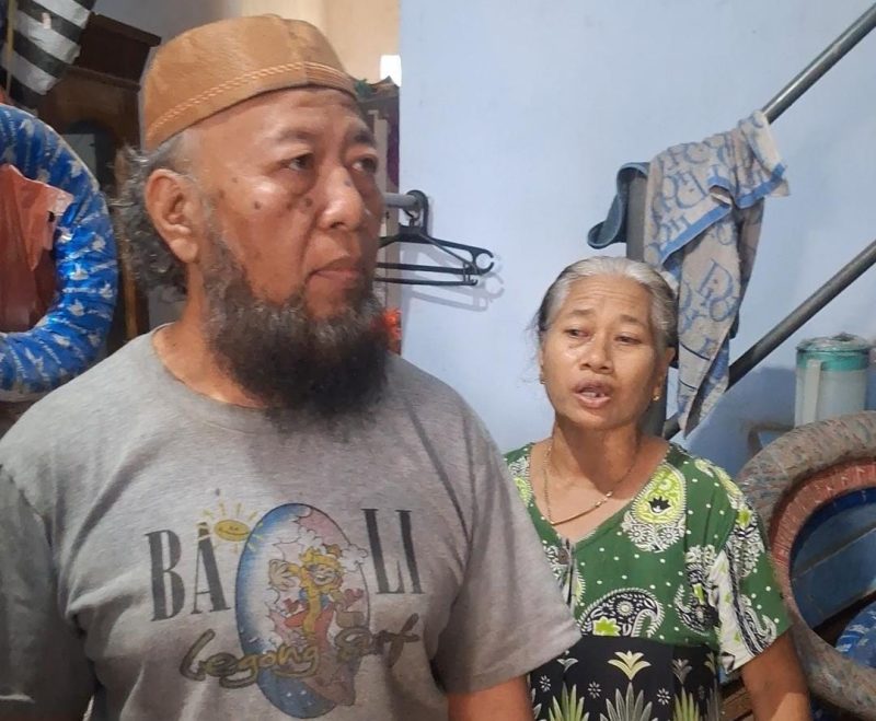 Foto: Ketua RT 003 RW 002, Suwarno bersama keluarganya