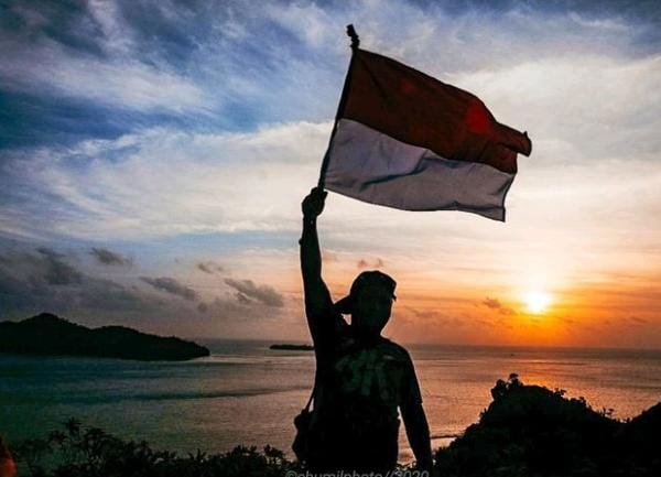 Foto : Qadirun alal Kasbi (Mandiri atau Berdikari) .