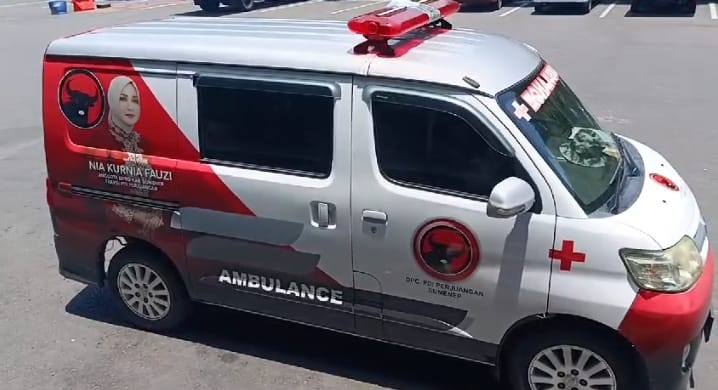 Foto : Ambulance Gratis milik Anggota DPRD Sumenep Nia Kurnia Fauzi 