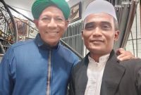 Foto : Ferry Arbania bersama Habib Segaf Baharun Potoh Kiai Muhammad Rowi Pengasuh Ponpes Dalwa Bangil dalam sebuah acara silaturrahim