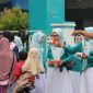 Srikandi dan PIKK PLN UP3 Madura tampak semangat berbagi keberkahan di bulan suci ramadhan dengan membagikan ratusan takjil 