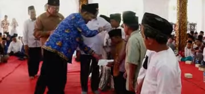 Foto : Kegiatan Safari Ramadhan 1000 santunan anak yatim .