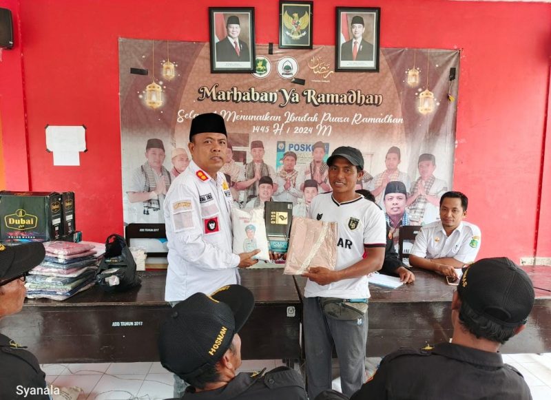 Kepala Desa Sapeken, Kecamatan Sapeken, Kabupaten Sumenep, Joni Junaidi terus menunjukkan konsistensinya sebagai Kades yang menginspirasi 