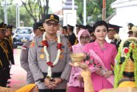Foto : Tradisi penyambutan Kapolres Sumenep baru berjalan dengan khidmat 