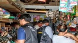 Foto : Operasi Rokok ilegal di salah satu toko di Kabupaten Blitar.