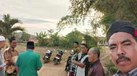 Petani Sumekar menunjukkan kepeduliannya terhadap petani yang terdampak banjir 