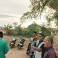 Petani Sumekar menunjukkan kepeduliannya terhadap petani yang terdampak banjir 