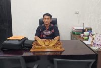 Keterangan Photo :
Kasat Reskrim Polres Toba, Iptu Erikson David Hutauruk, SH, MH saat di konfirmasi di ruangannya di Sat Reskrim Polres Toba