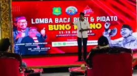 Foto : Kades Paberasan, Rahman Saleh, S.E ikut semarakkan Bulan Juni Bulan Bung Karno denga mengikuti lomba Pidato Ala Bung Karno di Pendopo Agung Keraton Sumenep 