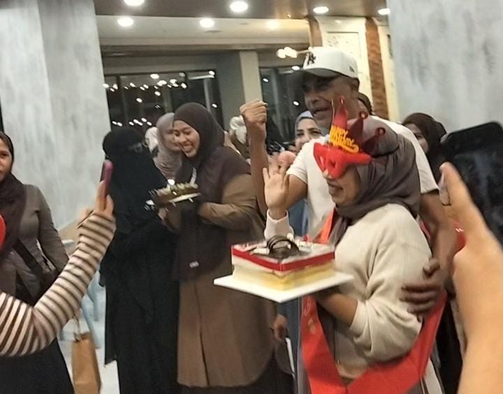 Foto : Penuh kebahagiaan, momen ulang tahun Indah di Hotel Myze.